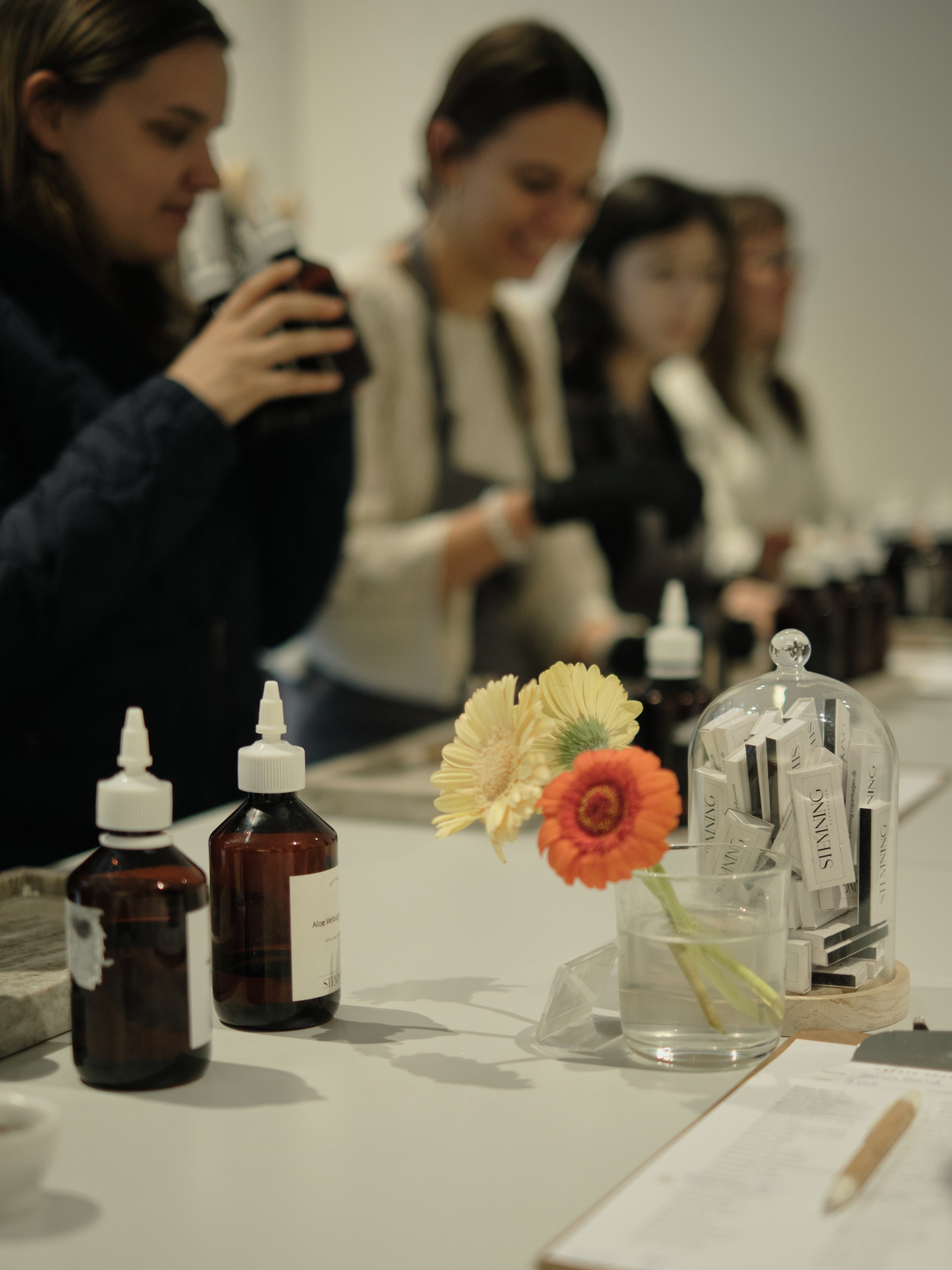 Kunder laver duftlys til event