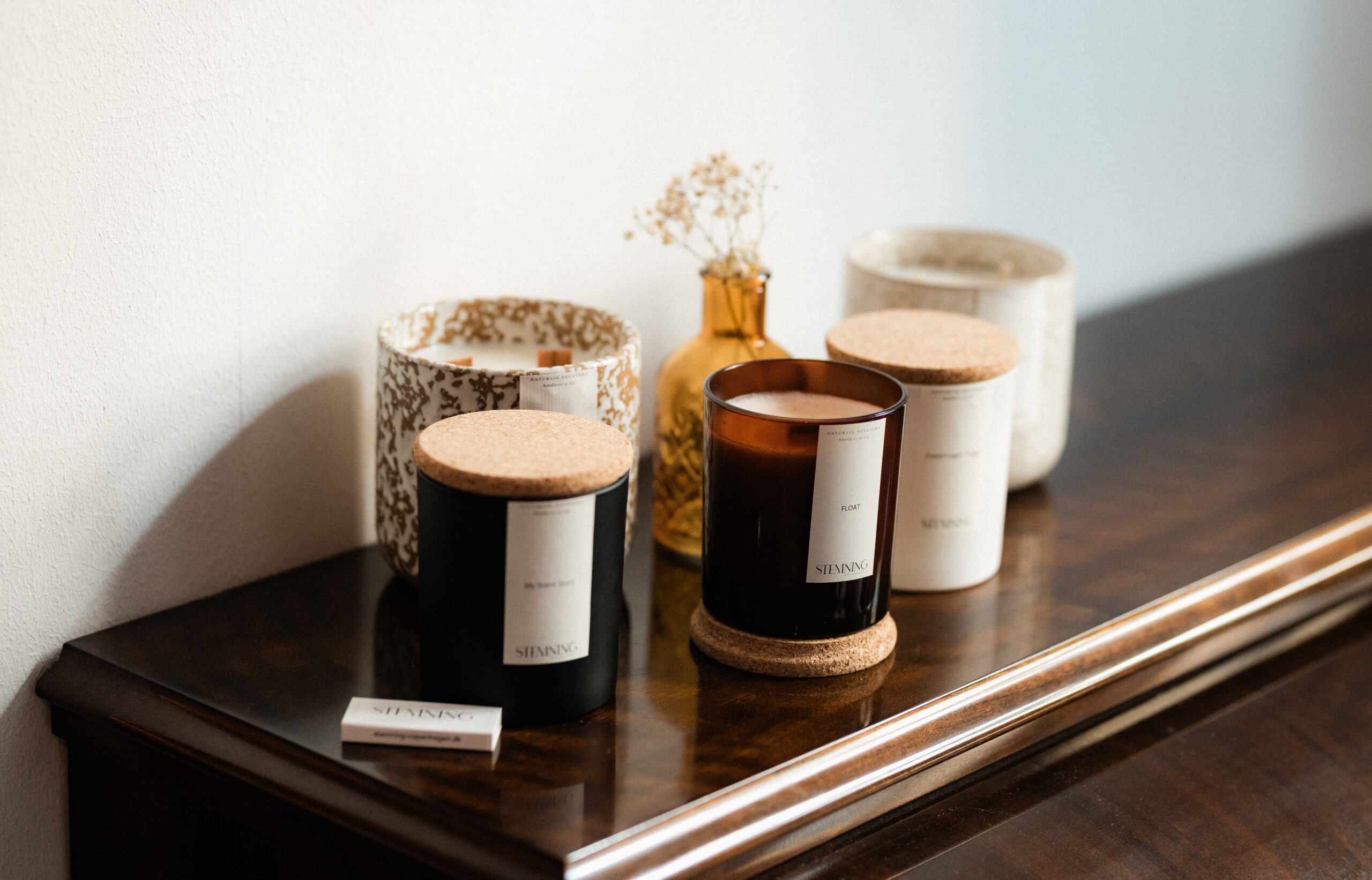 Forskellige typer af beholdere til duftlys